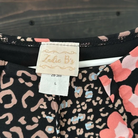 Zadie B Top 💕 - Picture 2 of 2